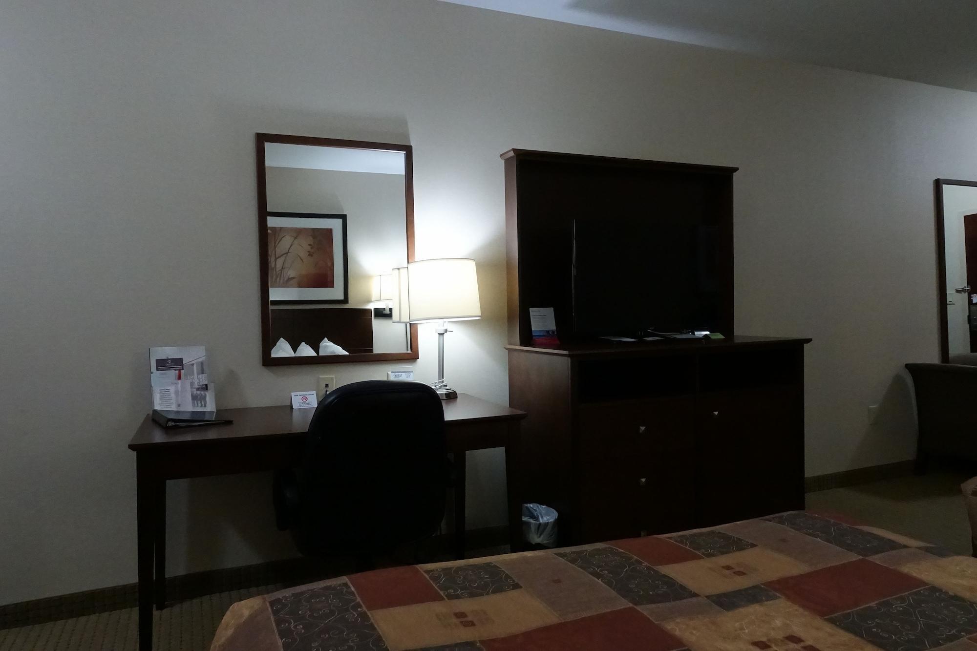 Ramada By Wyndham Weyburn Ξενοδοχείο Εξωτερικό φωτογραφία