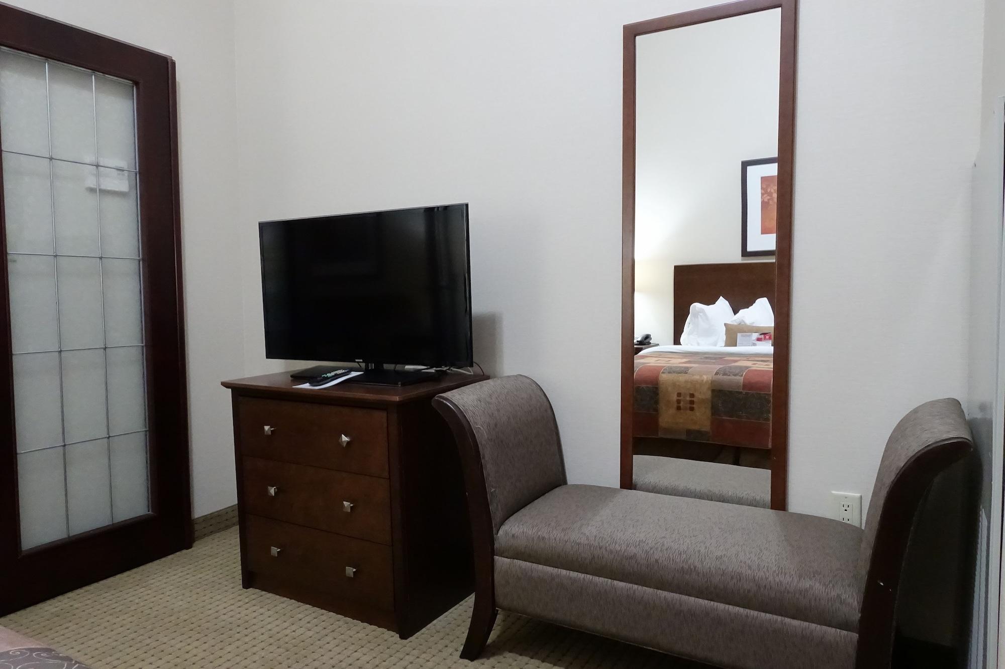 Ramada By Wyndham Weyburn Ξενοδοχείο Εξωτερικό φωτογραφία