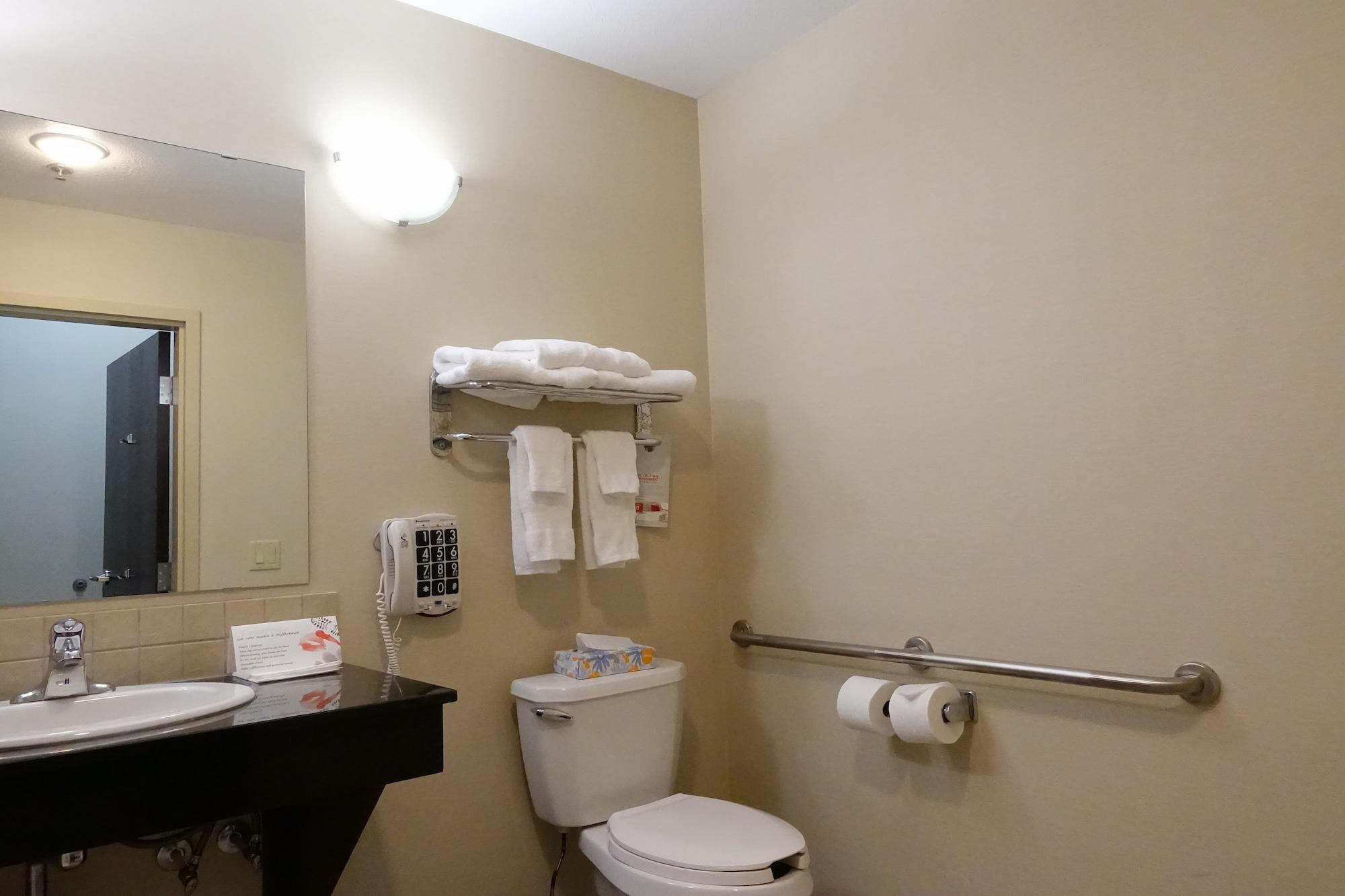 Ramada By Wyndham Weyburn Ξενοδοχείο Εξωτερικό φωτογραφία