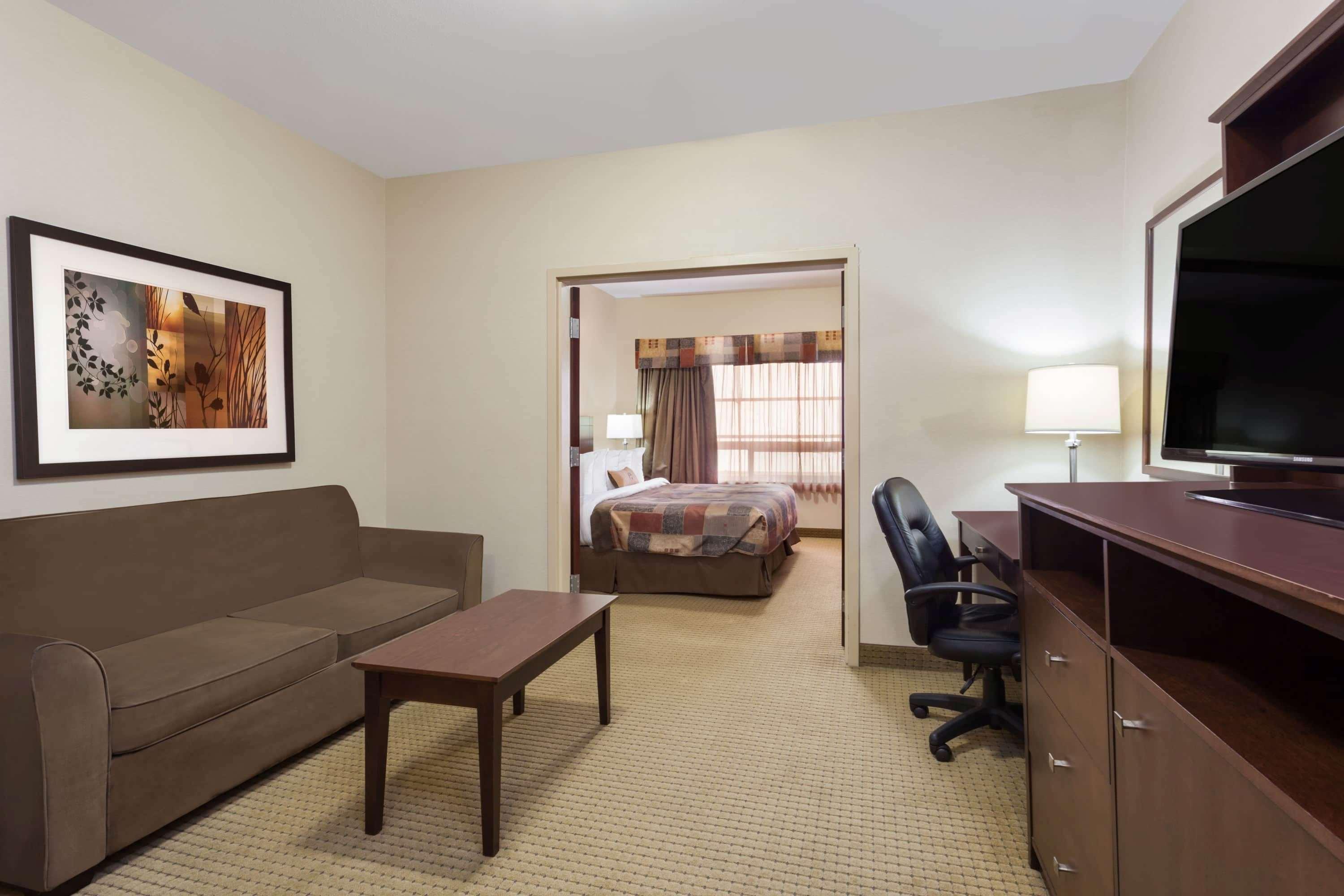 Ramada By Wyndham Weyburn Ξενοδοχείο Εξωτερικό φωτογραφία
