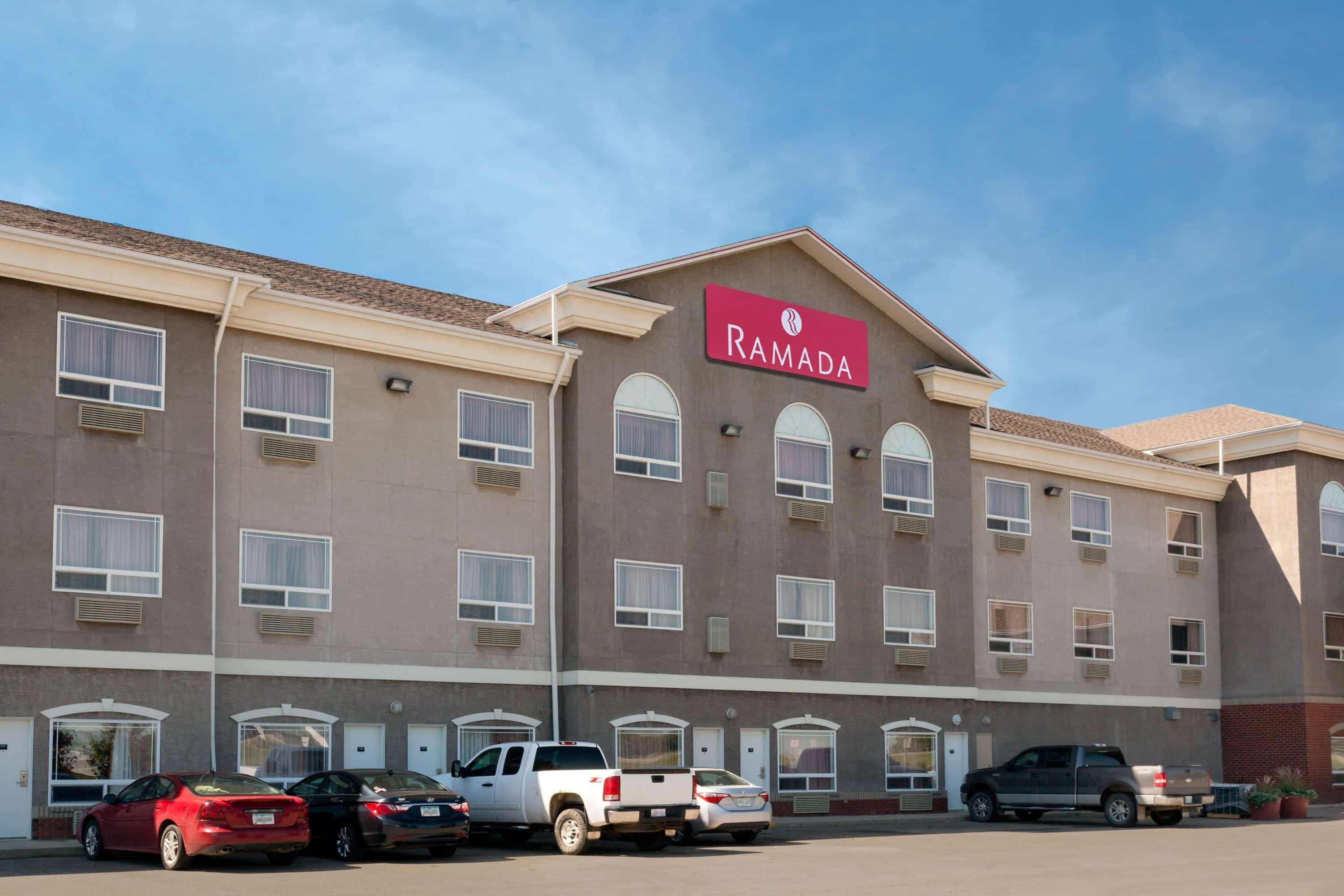 Ramada By Wyndham Weyburn Ξενοδοχείο Εξωτερικό φωτογραφία