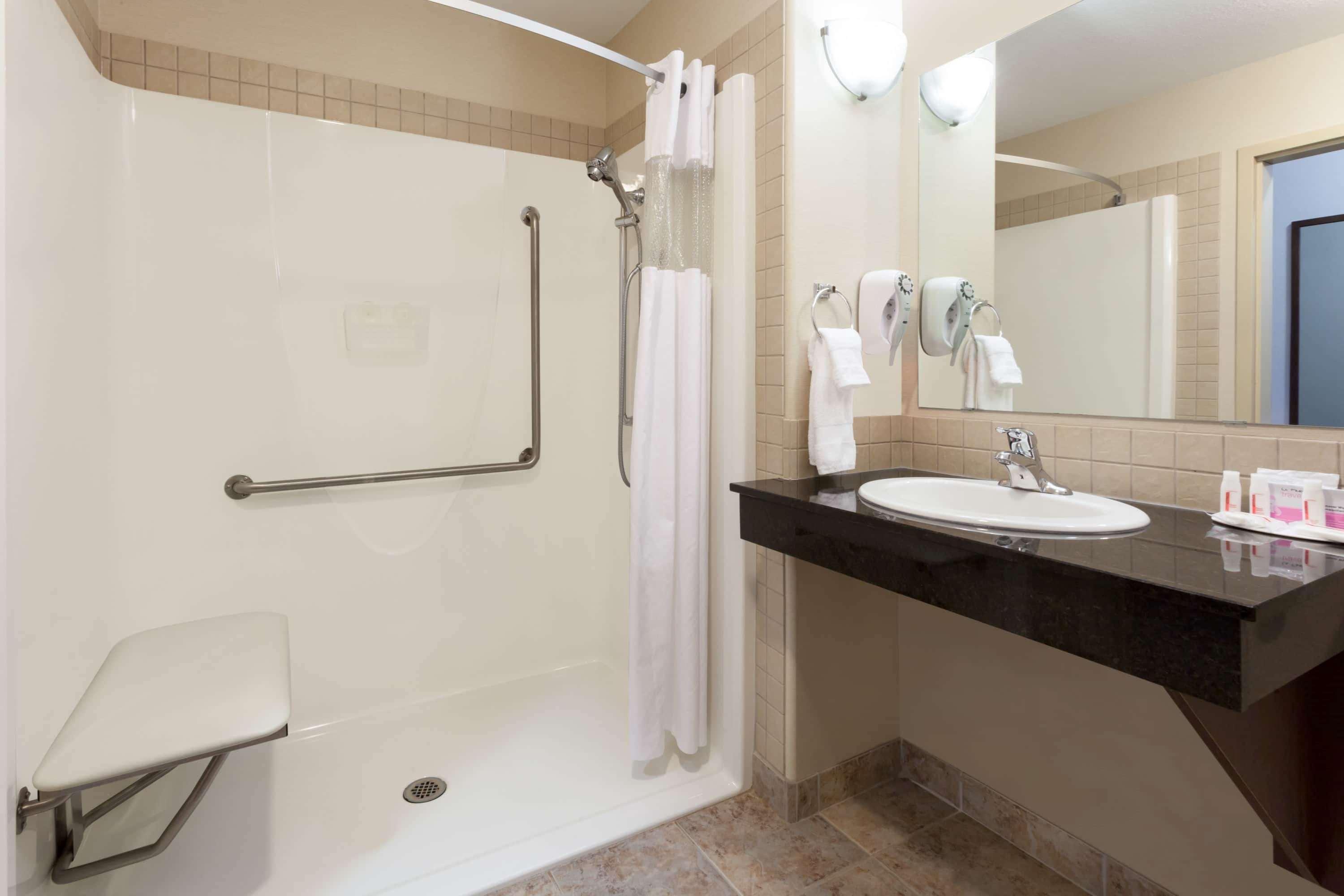Ramada By Wyndham Weyburn Ξενοδοχείο Εξωτερικό φωτογραφία