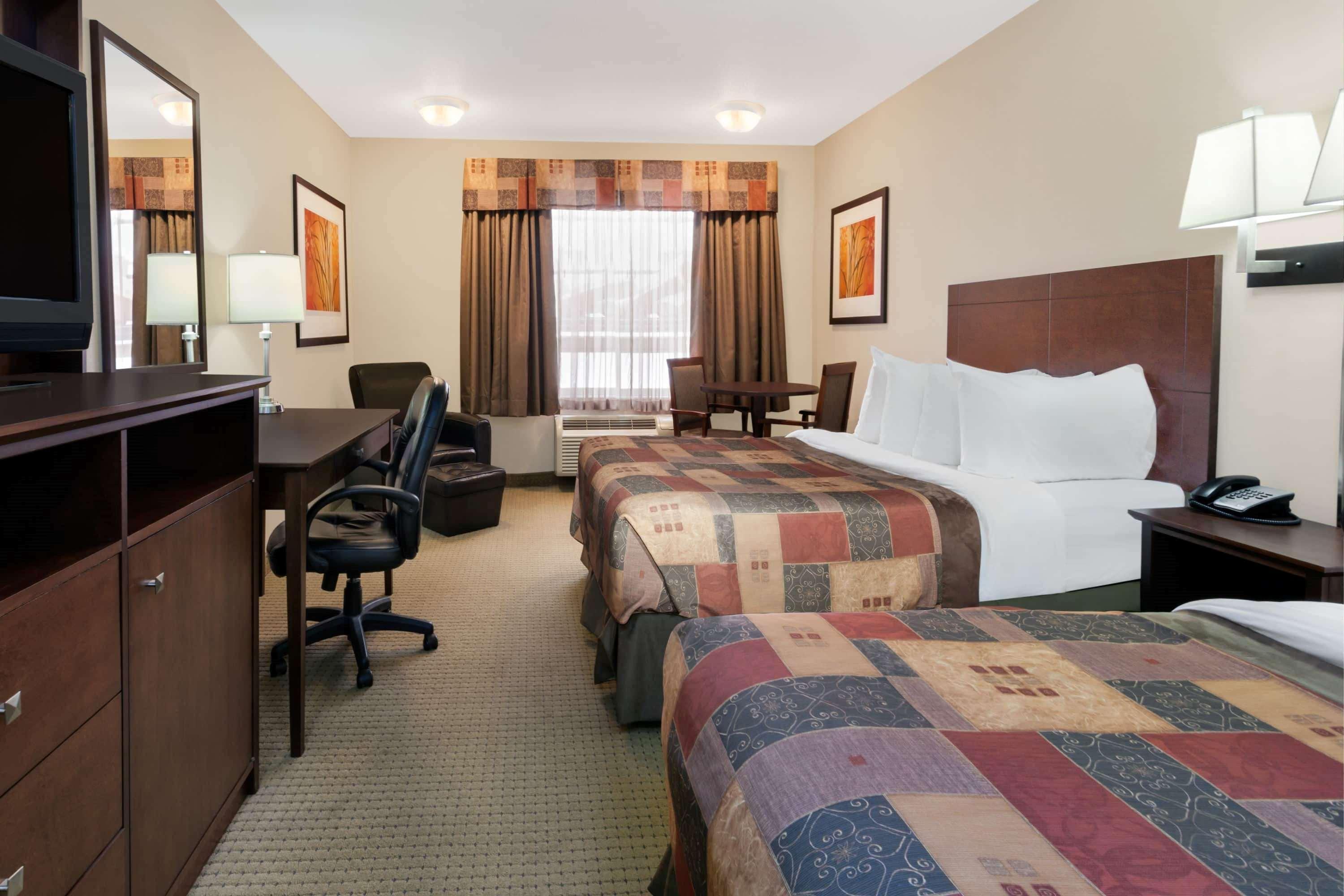 Ramada By Wyndham Weyburn Ξενοδοχείο Εξωτερικό φωτογραφία