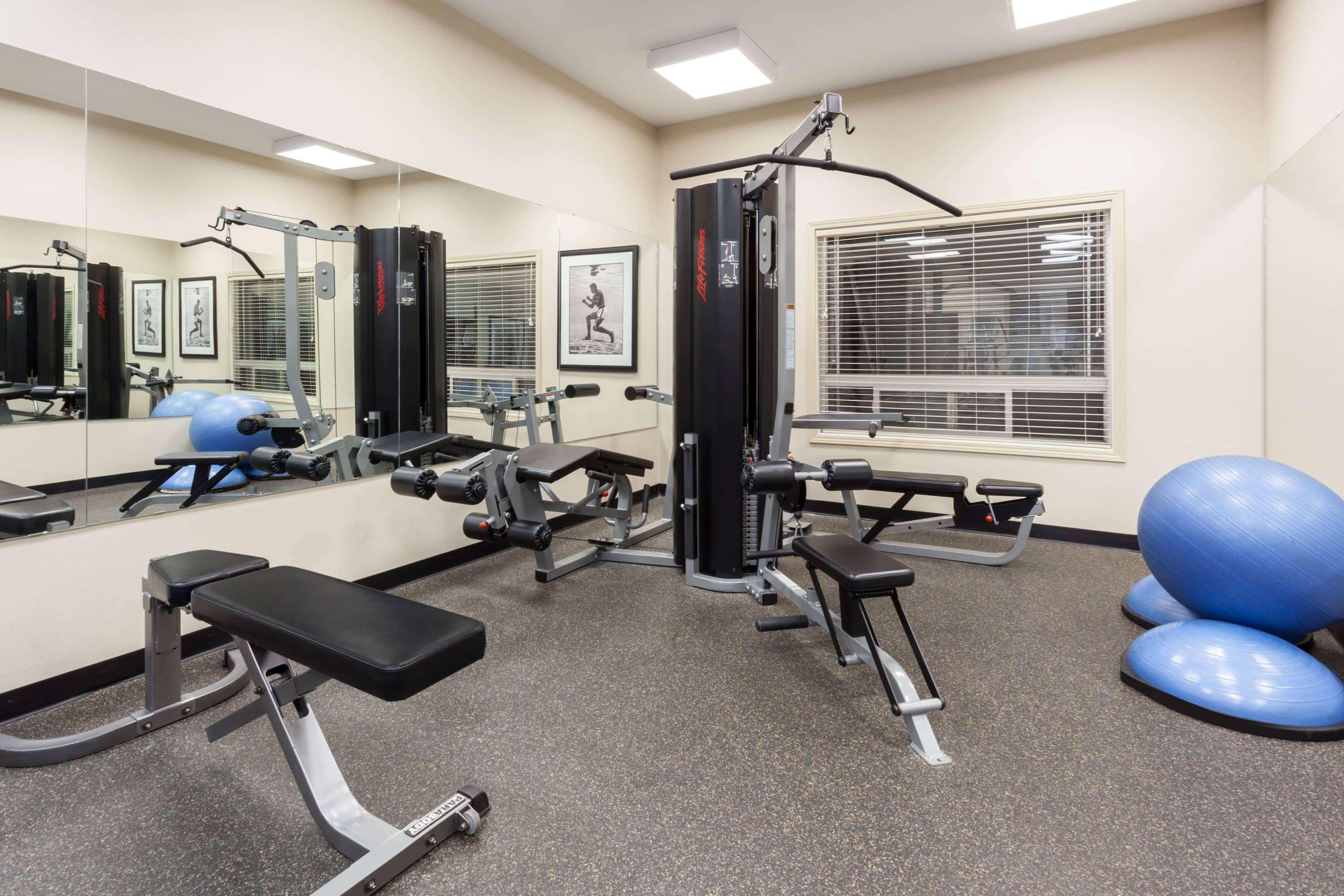 Ramada By Wyndham Weyburn Ξενοδοχείο Εξωτερικό φωτογραφία