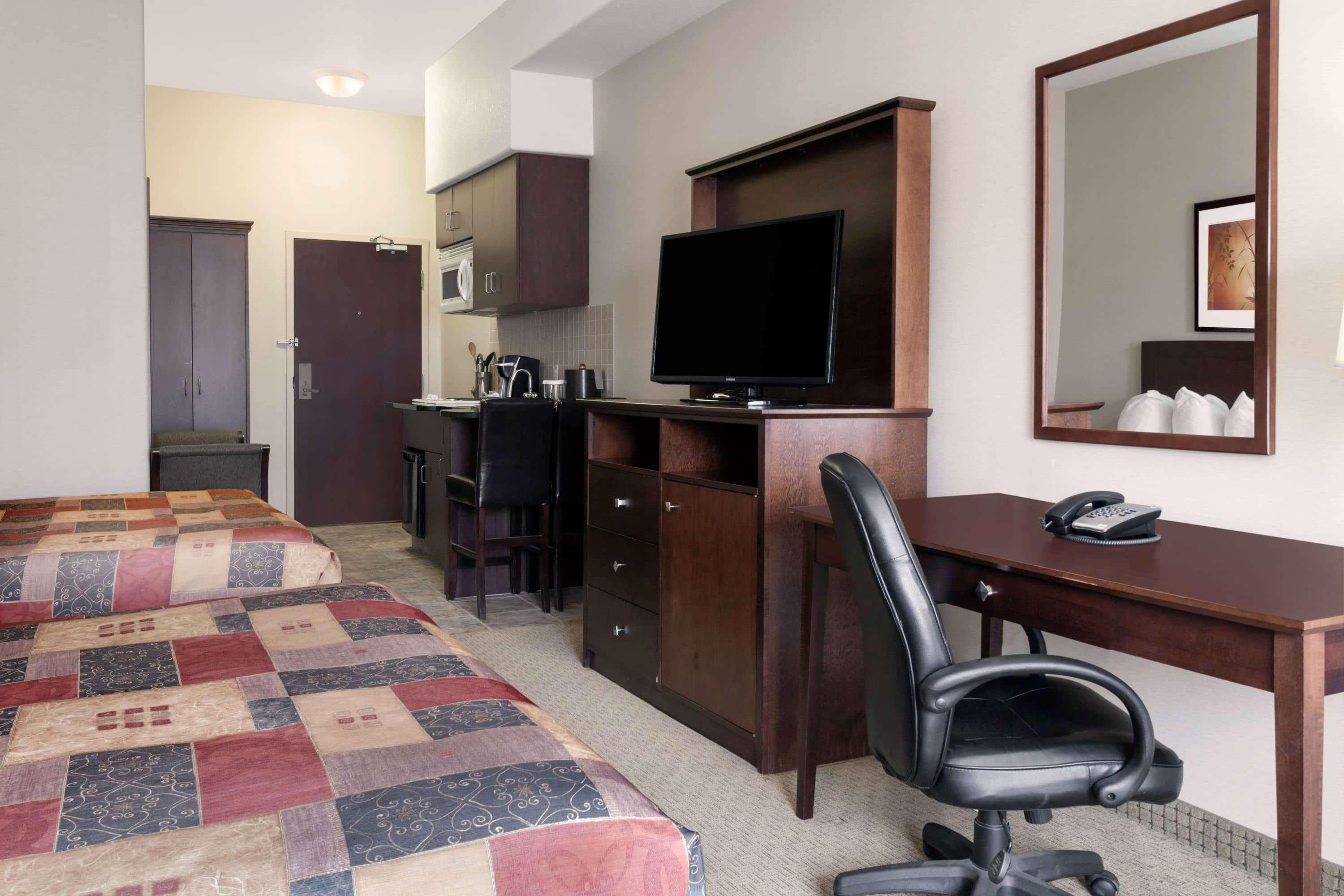 Ramada By Wyndham Weyburn Ξενοδοχείο Εξωτερικό φωτογραφία