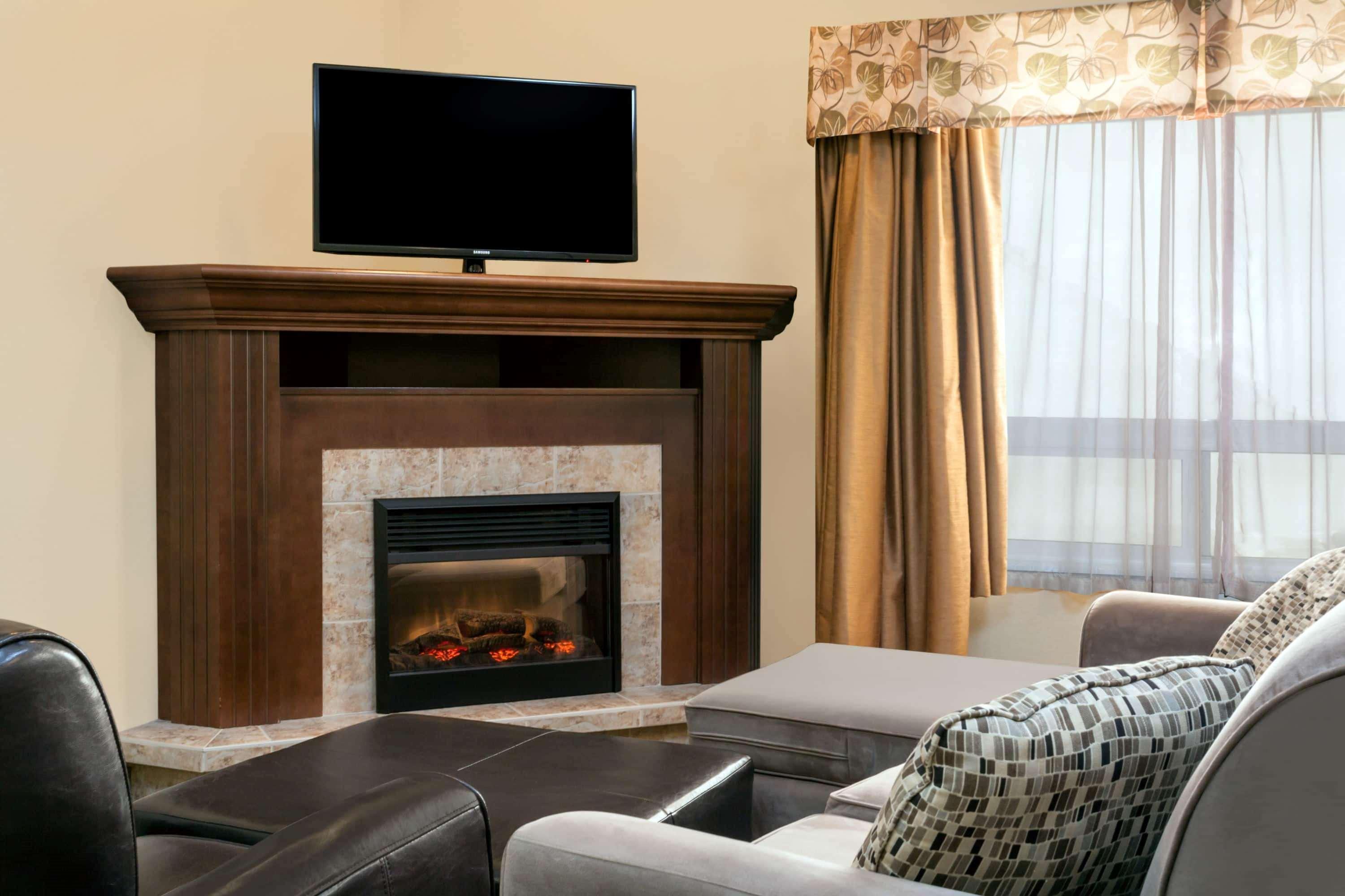 Ramada By Wyndham Weyburn Ξενοδοχείο Εξωτερικό φωτογραφία