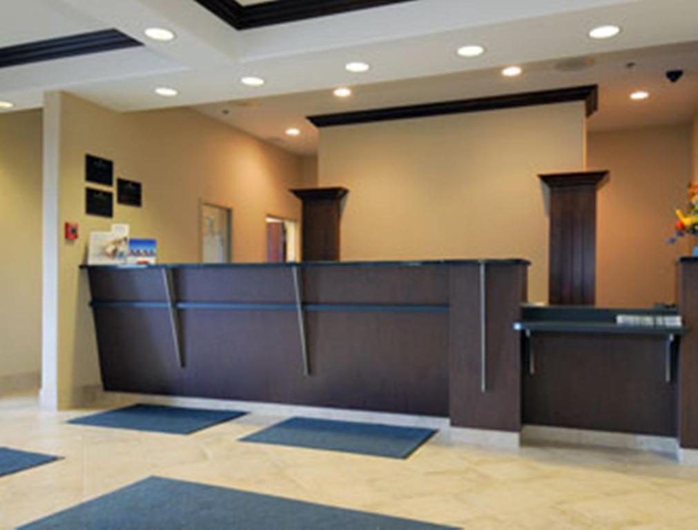 Ramada By Wyndham Weyburn Ξενοδοχείο Εσωτερικό φωτογραφία