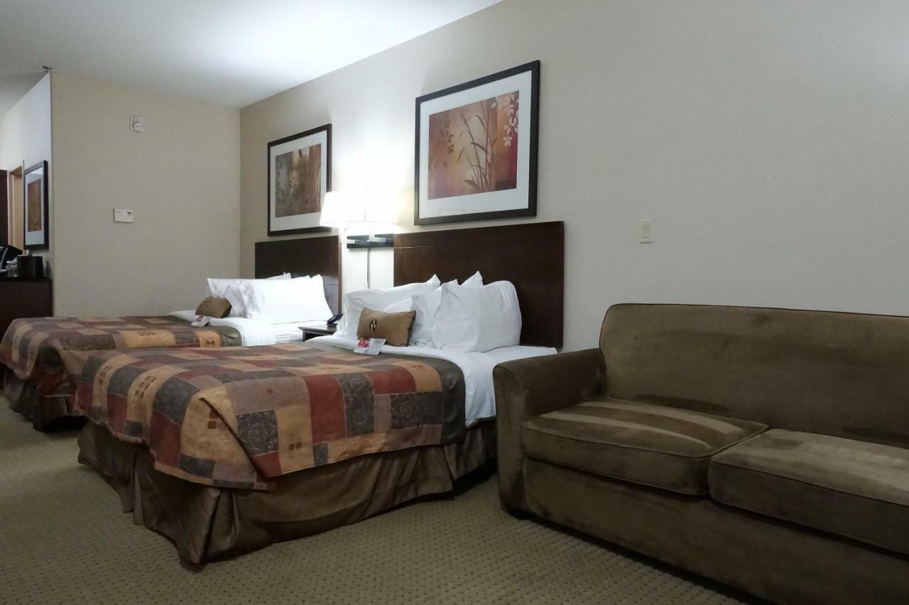 Ramada By Wyndham Weyburn Ξενοδοχείο Εξωτερικό φωτογραφία
