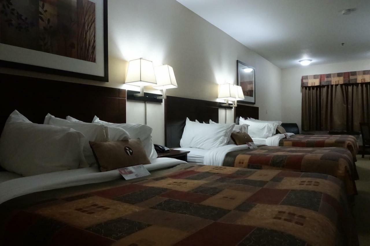 Ramada By Wyndham Weyburn Ξενοδοχείο Εξωτερικό φωτογραφία