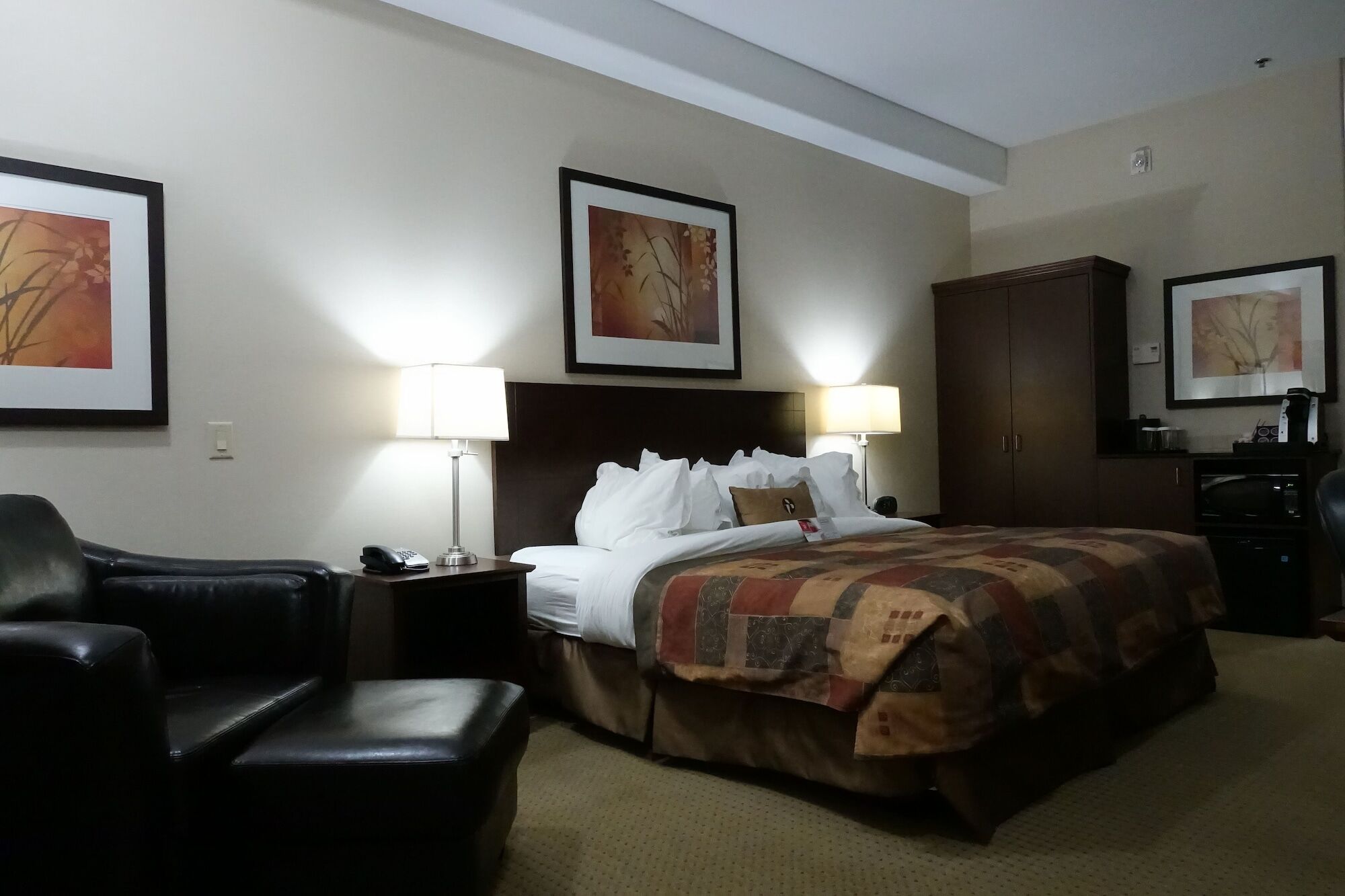 Ramada By Wyndham Weyburn Ξενοδοχείο Εξωτερικό φωτογραφία
