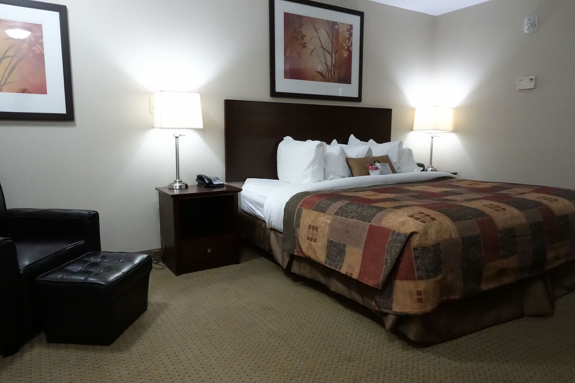 Ramada By Wyndham Weyburn Ξενοδοχείο Εξωτερικό φωτογραφία